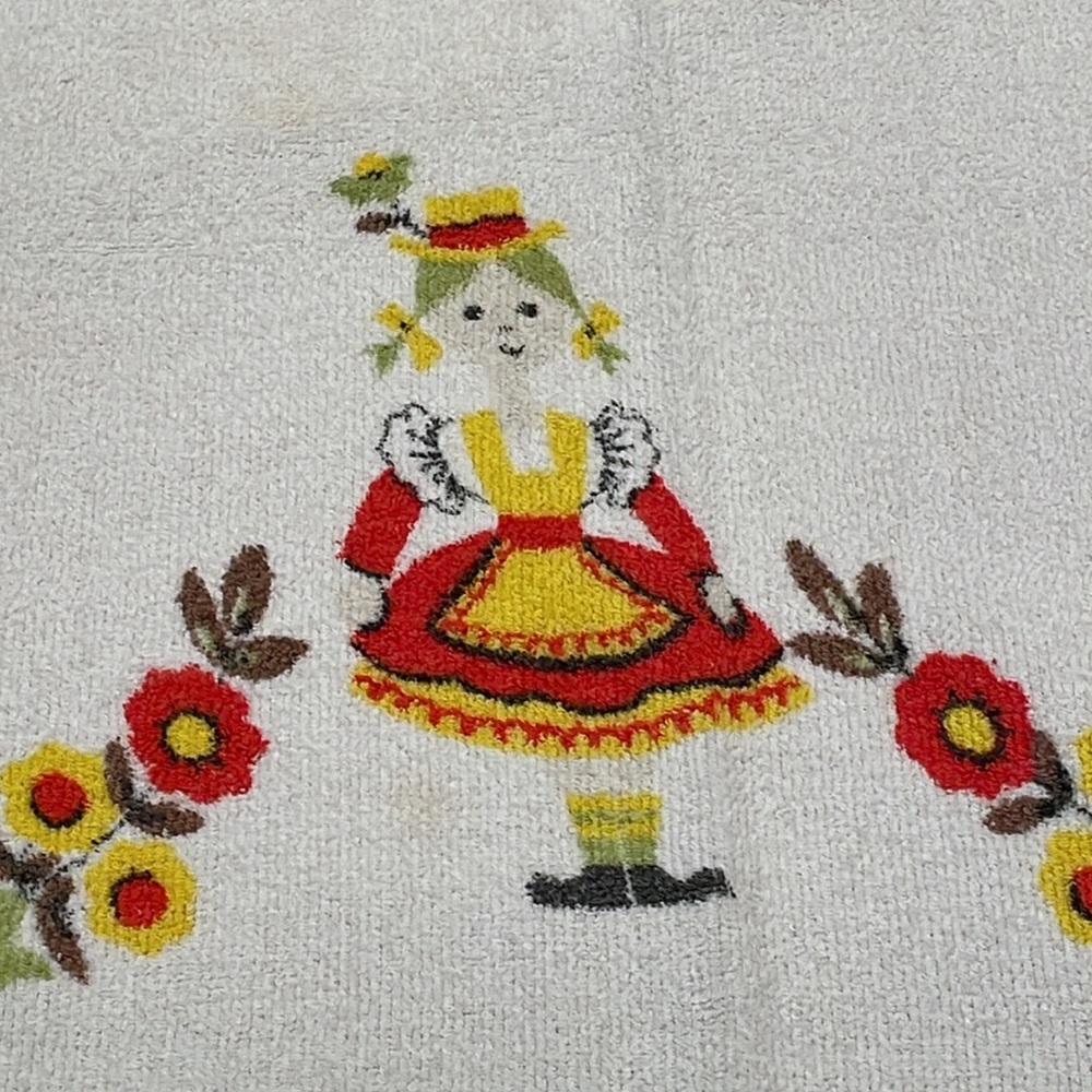 Vintage terrycloth tablecloth - Picture 9 of 10